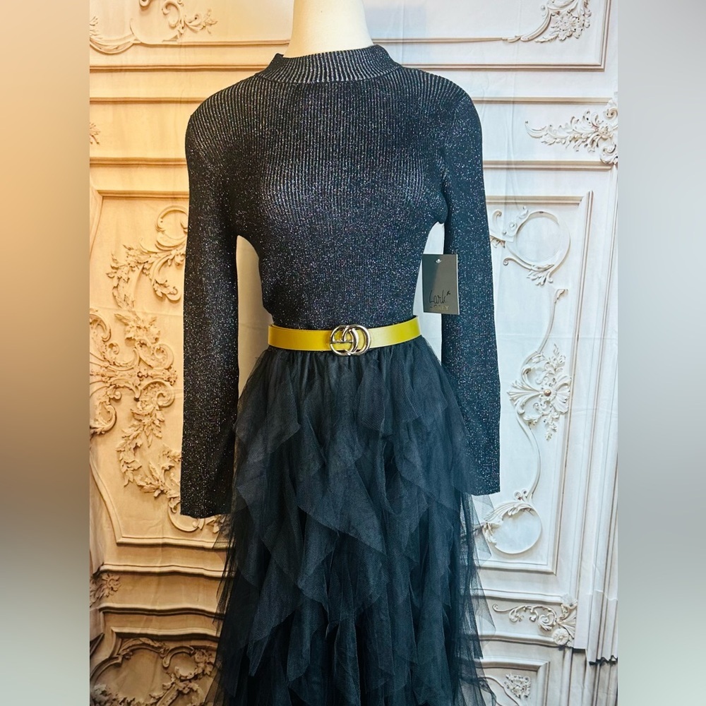 Elegant Black Maxi Dress with Yellow Belt - Picture 3 of 10